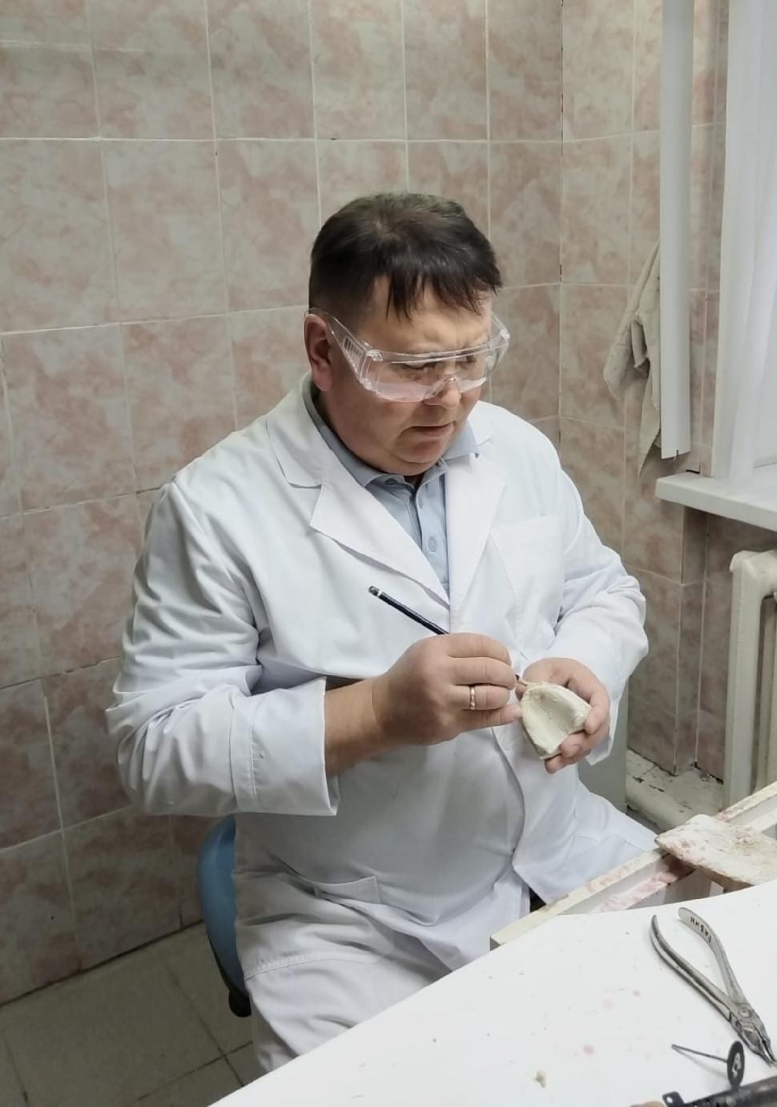 Тештәр — йылмайыу көҙгөһө